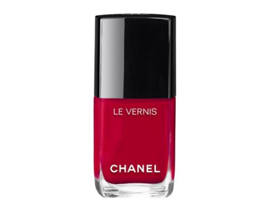 Chanel Le Vernis Nail Collection look2